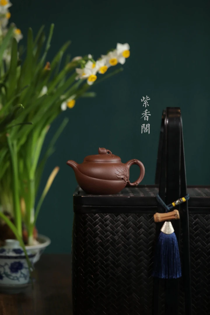 周丽琴 『桃韵壶』220cc 紫泥