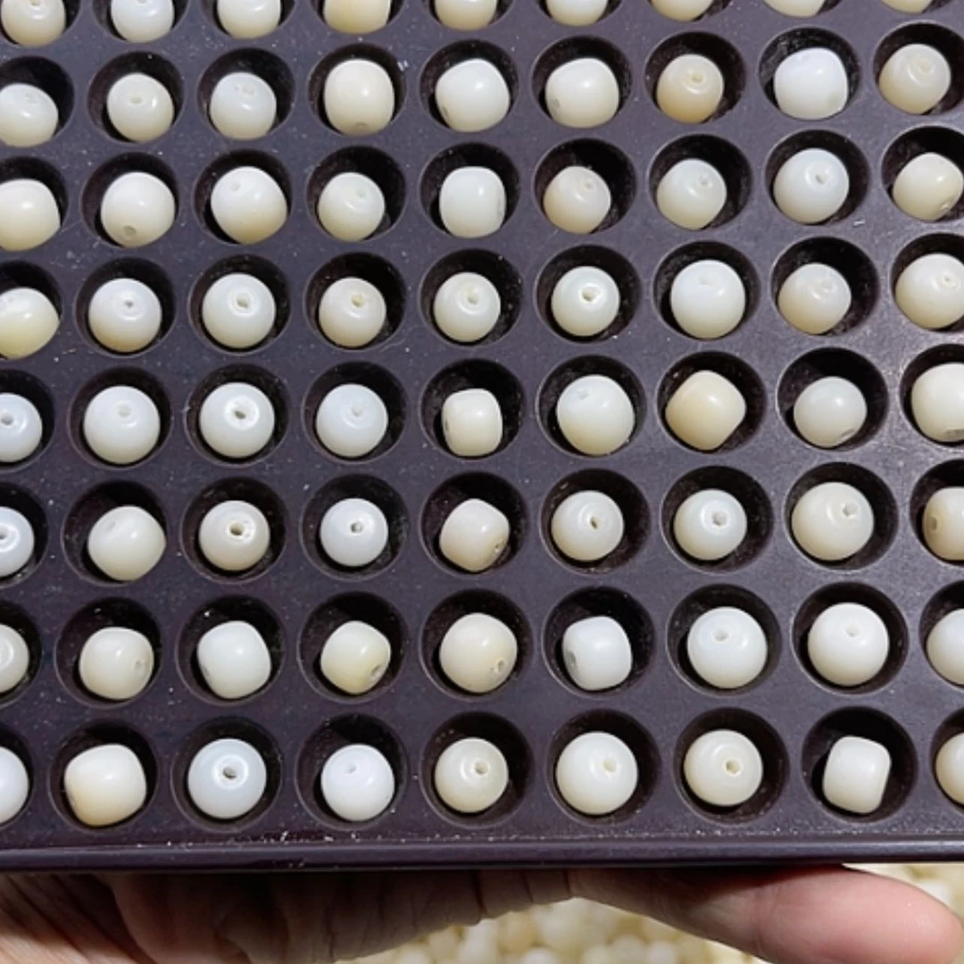 【闪购商品】白玉菩提吊坠瑕疵7x9白玉桶100卡灯牌宠200