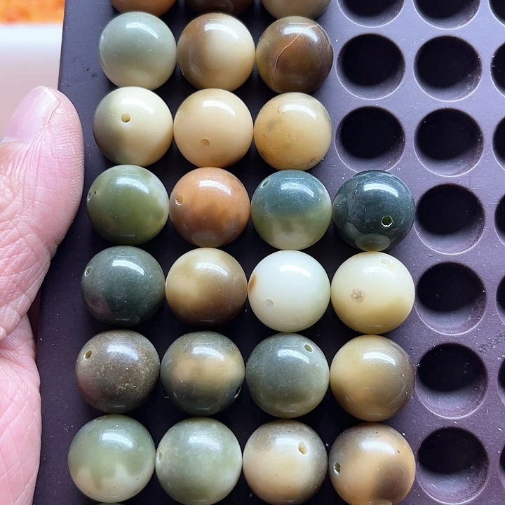 白玉菩提吊坠瑕疵15花皮圆珠36