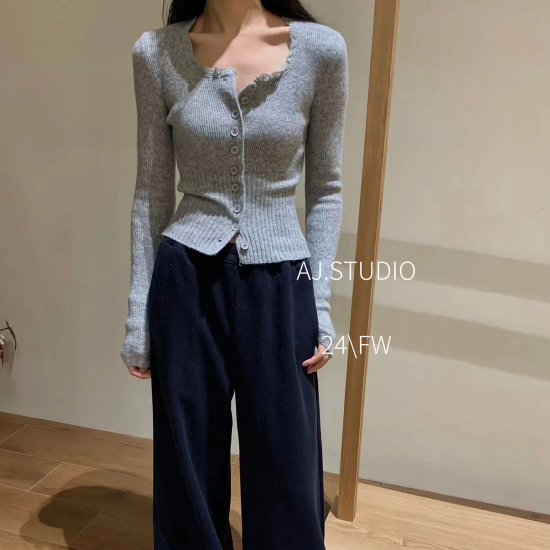 AJ新款（1AJ3352#）小蛮腰～排扣蕾丝显瘦毛衣 10-31