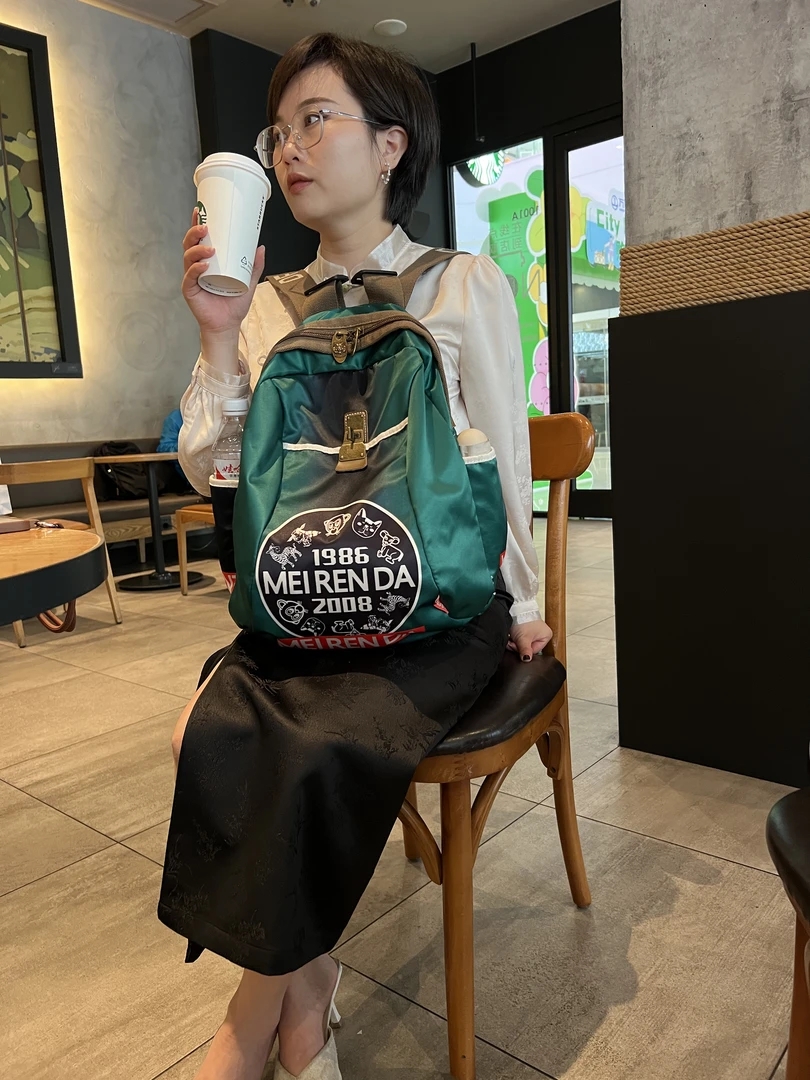 大容量轻便小众旅游双肩包女百搭新款时尚通勤牛津布ins女士背包