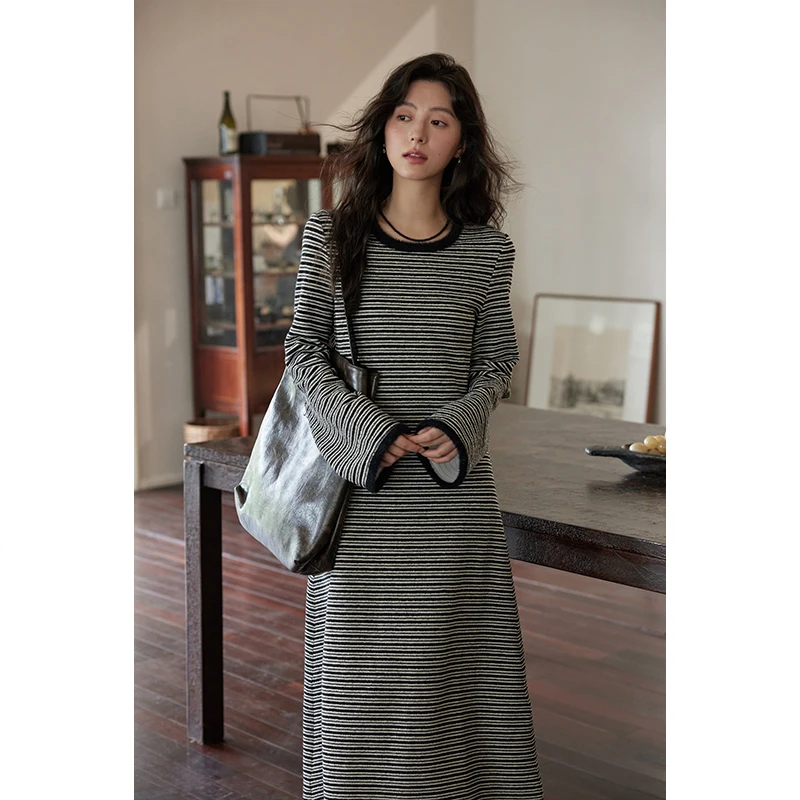 Seemon秋冬韩式气质裙子清冷松弛轻奢高级感小个子连衣裙女Q17456
