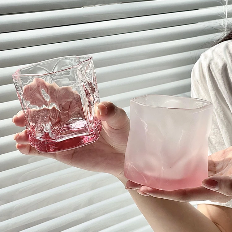 小众ins风不规则扭扭杯玻璃水杯家用女生高颜值酒杯饮料咖啡杯子