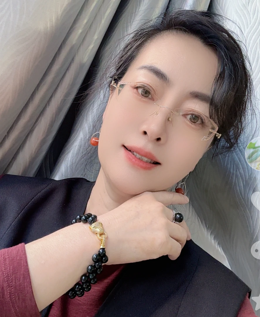 天然西藏三排0.8带扣手链蛇纹石墨绿玉时尚气质百搭款