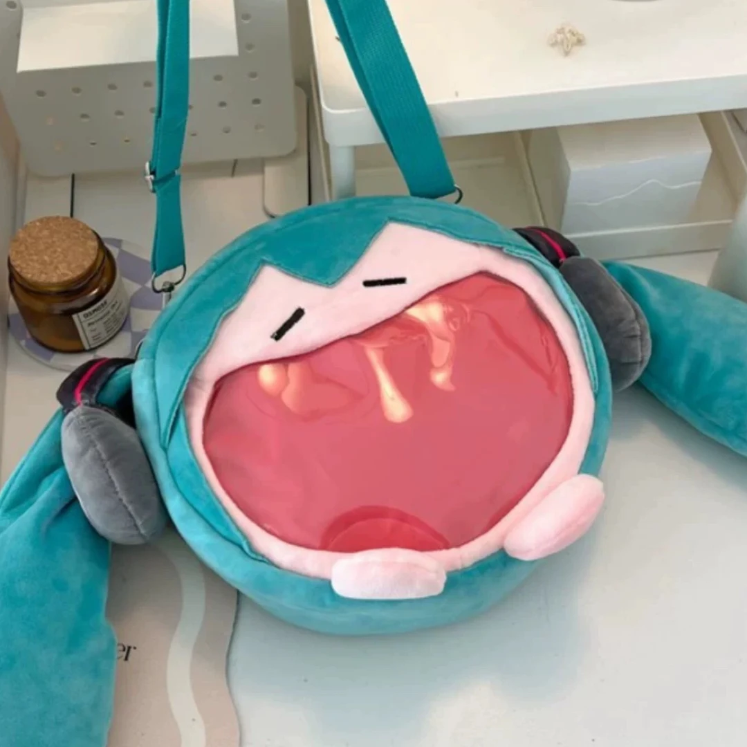 初音斜挎痛包中号5个混发
