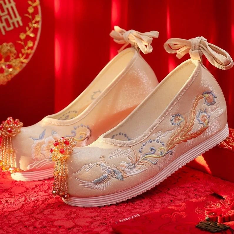 古风古装汉服鞋珍珠秀禾服婚鞋中国风绣花鞋女中式婚礼新娘结婚鞋
