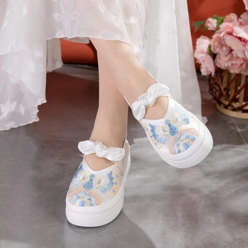 复古绣花鞋春夏新款高跟厚底松糕鞋小个子圆头女鞋民族风旗袍鞋