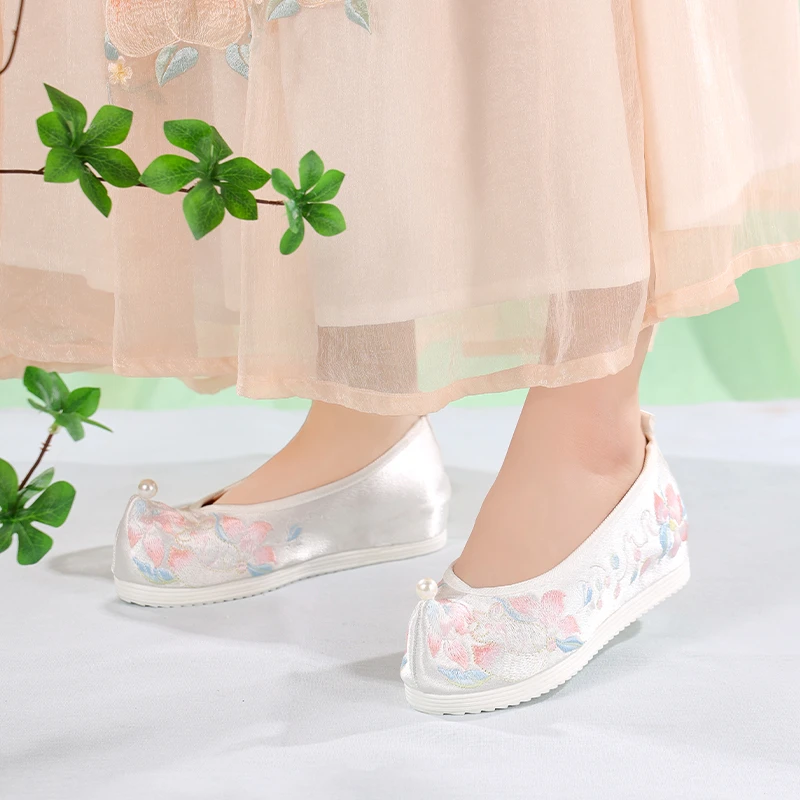 国风绣花鞋平底增高翘头履珍珠古装马面裙布鞋女古风中式汉服鞋子