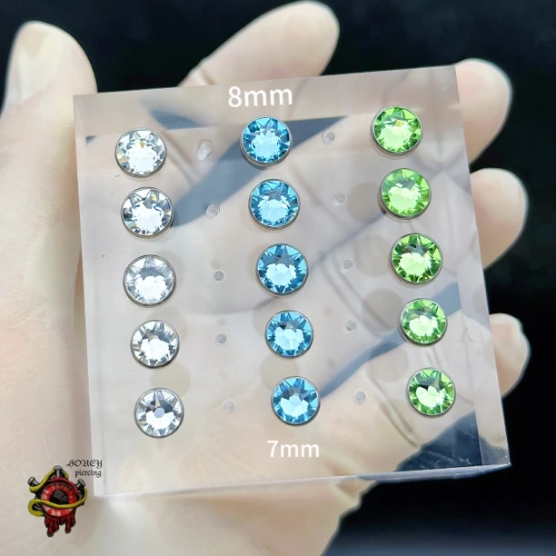 合金耳饰 哈尼穿孔华子钛合金包边锆石内螺纹0.9牙口