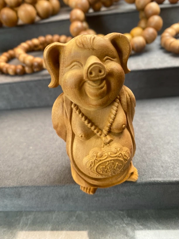 印度迈索尔老山檀香文玩(焦糖香)福猪摆件