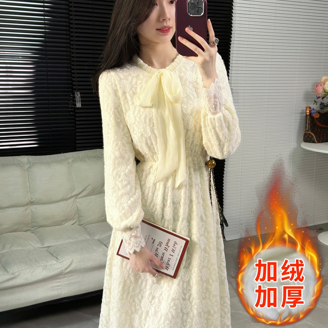 苏陌冬季法式温柔风蕾丝拼接系带打底蕾丝裙显瘦中长款连衣裙