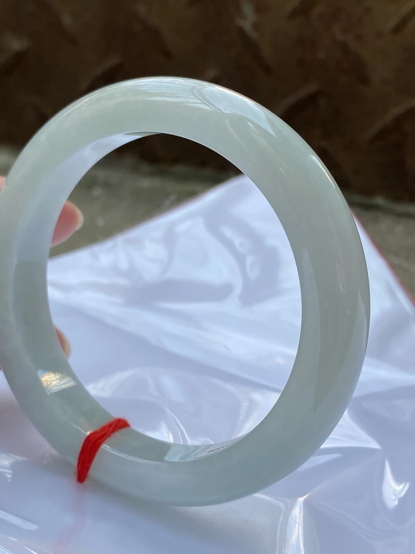 天然A货翡翠手镯 糯冰种-正圈 57*10.5*9.1 颜色清爽 完美水润