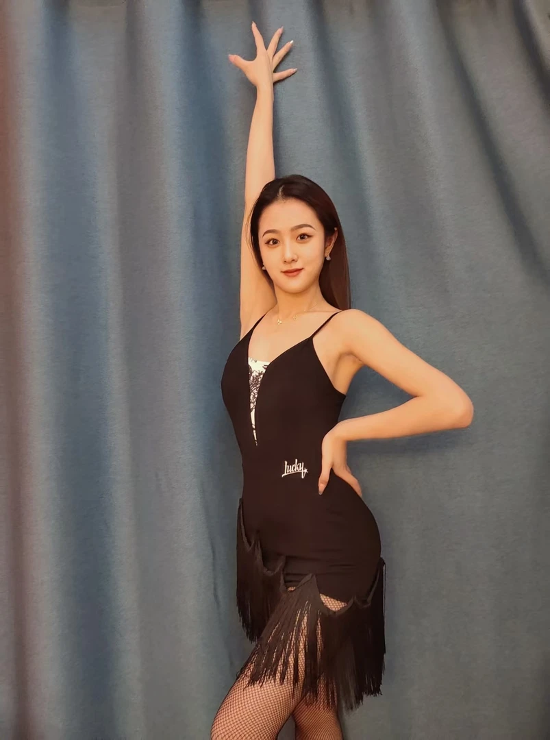 LUCKY014拉丁分体套装上衣有胸垫底裤侧边加宽遮副乳流苏半裙