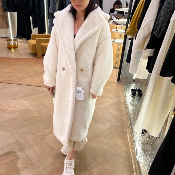 全新未使用 MaxMara Maxmara女士白色冬季长款大衣 驼羊毛泰迪