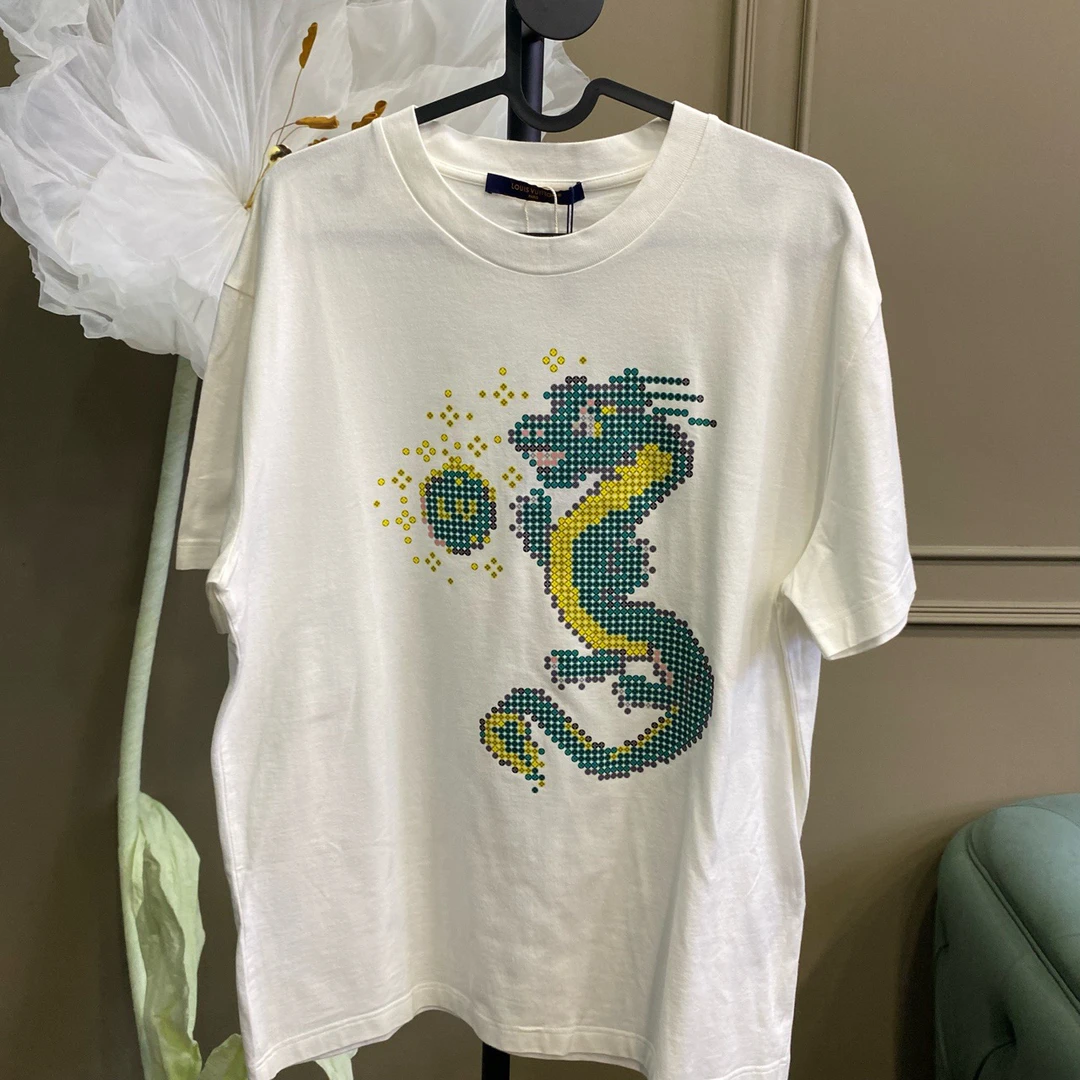 95新 LouisVuitton/路易威登 潮服/lv/m码/龙年短袖/70290356