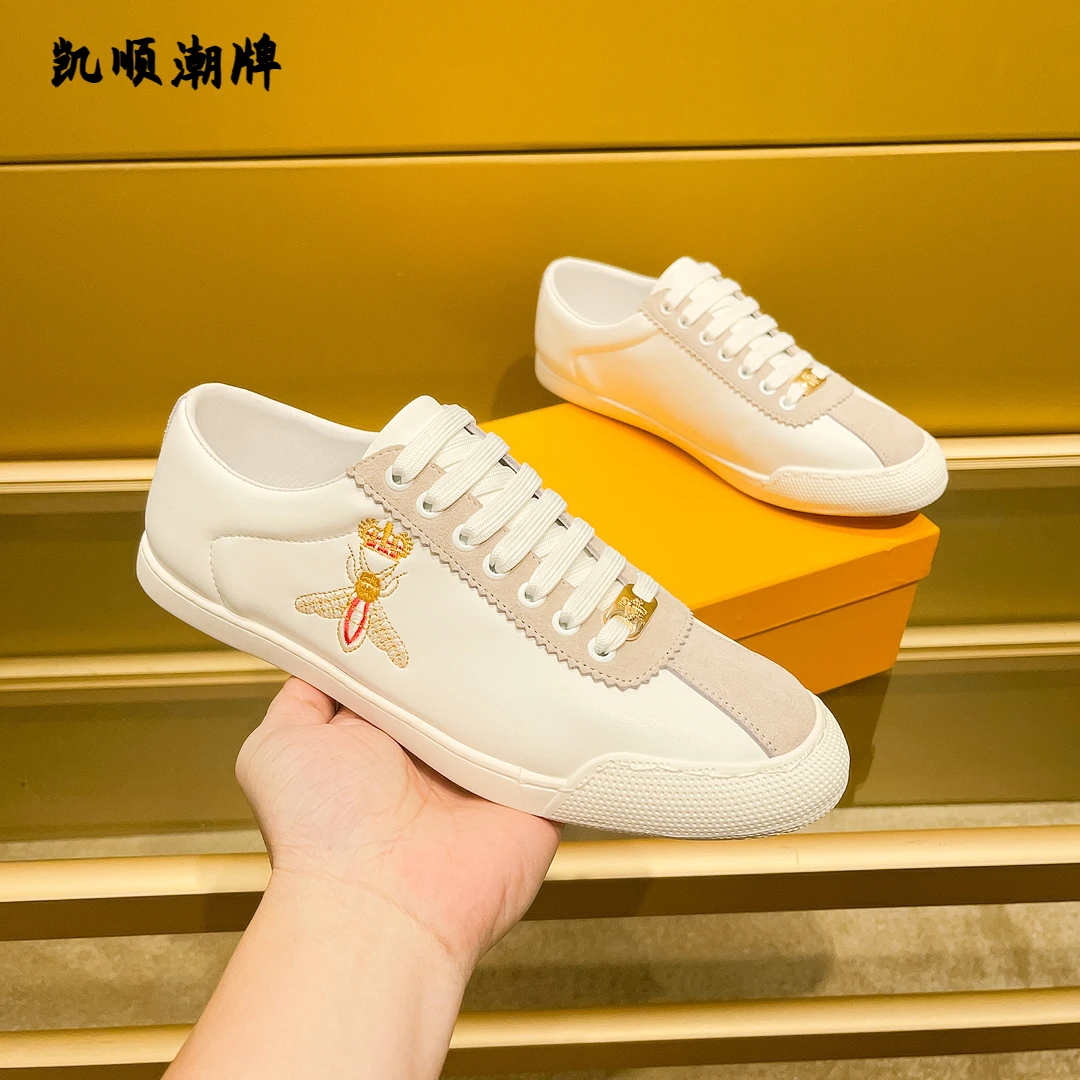 皇冠小蜜蜂新款小白鞋舒适透气潮流男士爆款百搭潮流夏季板鞋