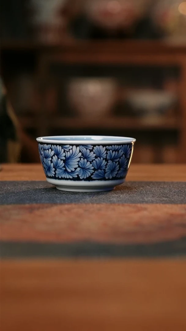 【闪购商品】十方雨后湛蓝系列-菊瓣纹杯