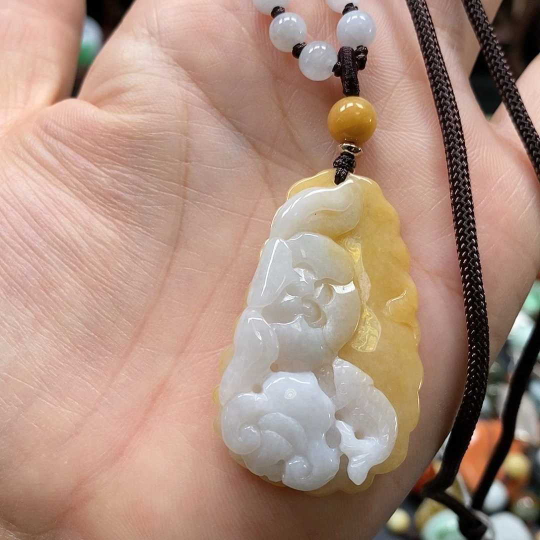 翡翠颈饰未镶嵌翡翠