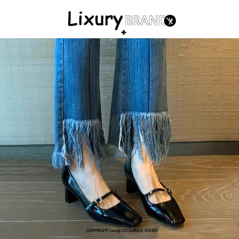 2025新款粗跟平底舒适复古漆皮玛丽珍鞋单鞋百搭气质红色高跟鞋