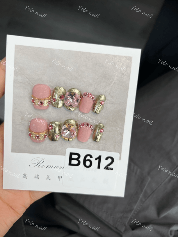 B612.纯手工穿戴甲