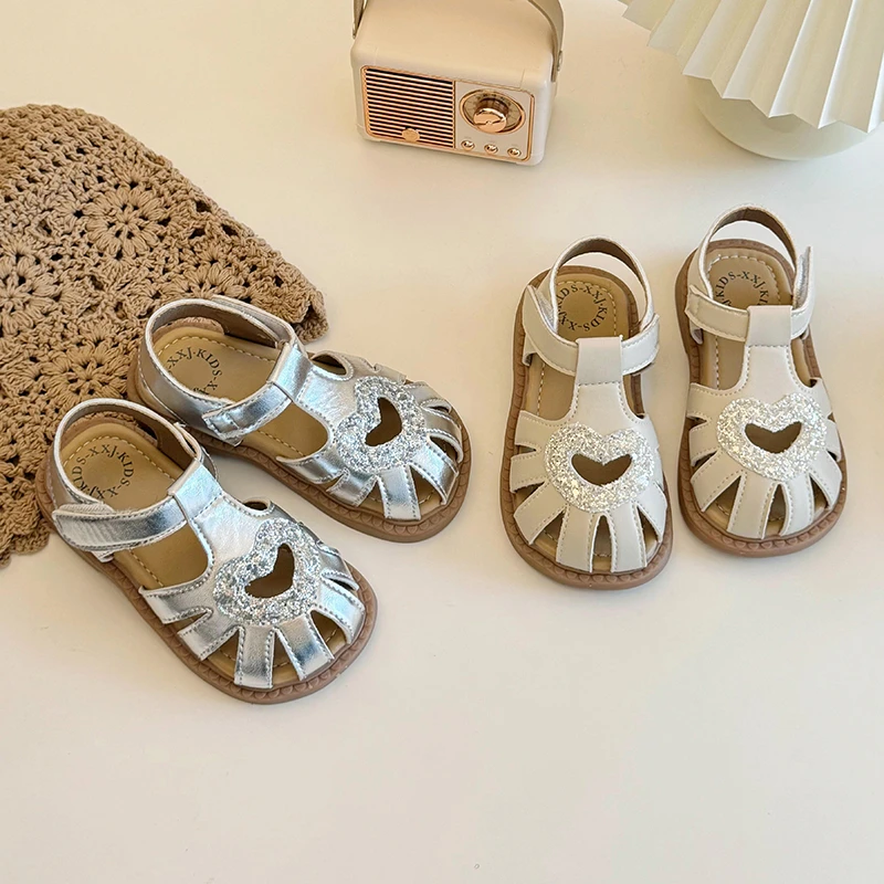 爱心镂空凉鞋U77