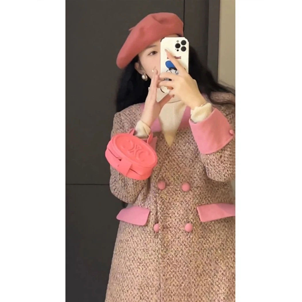 美拉德2025高级感精致小香风女外套粉色粗花呢中长款外套端庄大气