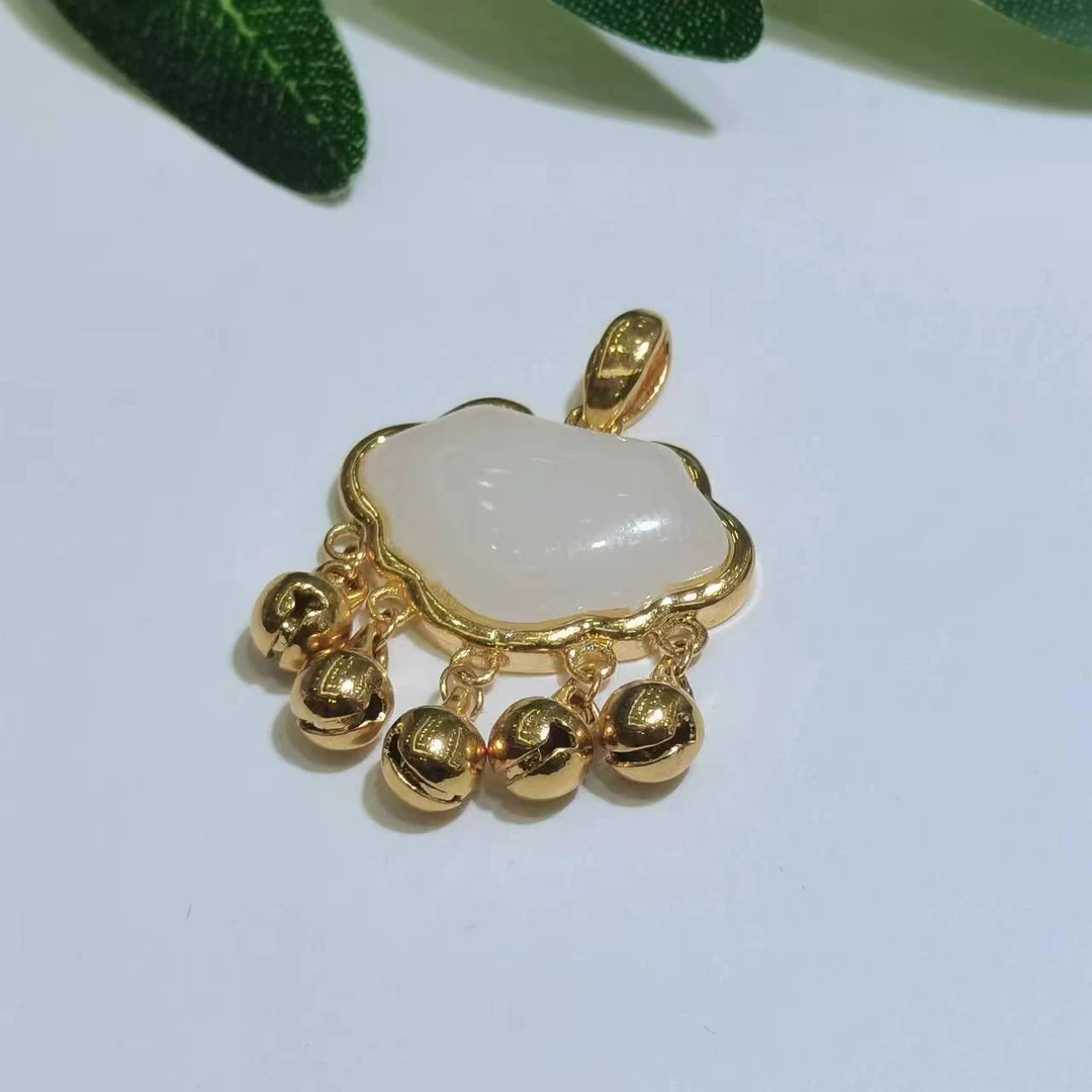 羊脂白如意锁吊坠赠链【多样性发其一】