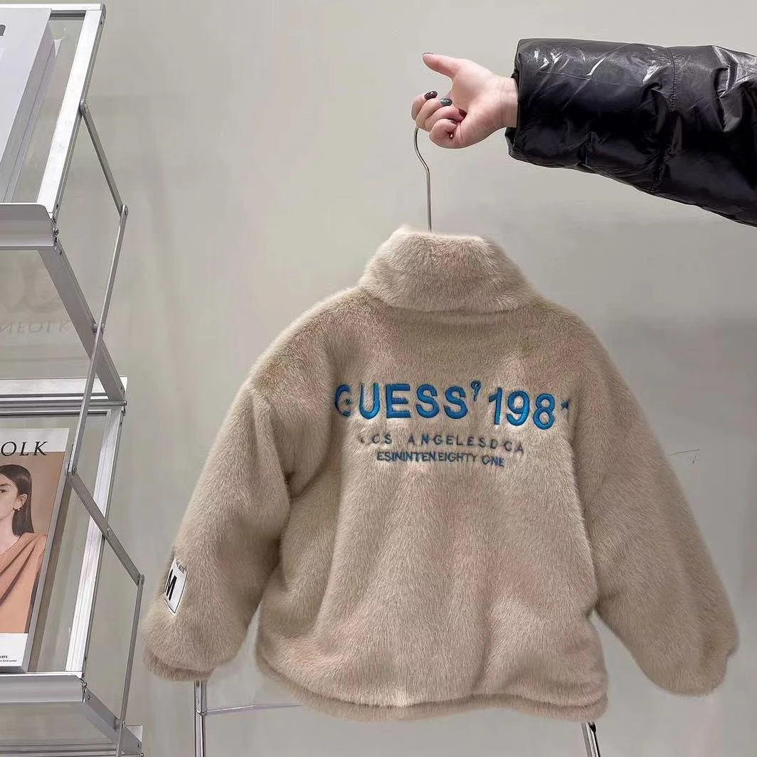 m-267儿童刺绣02毛外套