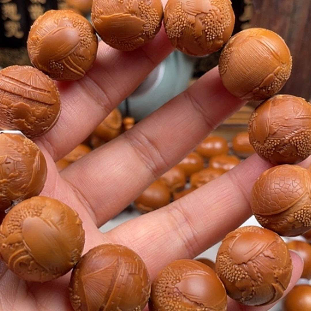 【闪购商品】木质核雕阿*