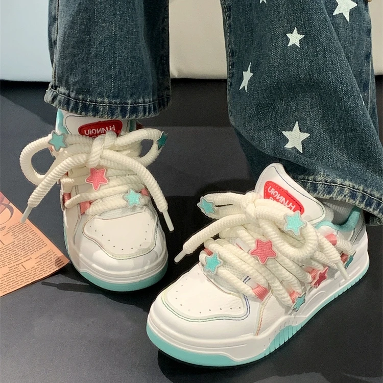 HUANQIU/环球面包鞋2024夏季新款小众高街百搭运动休闲星星板鞋女