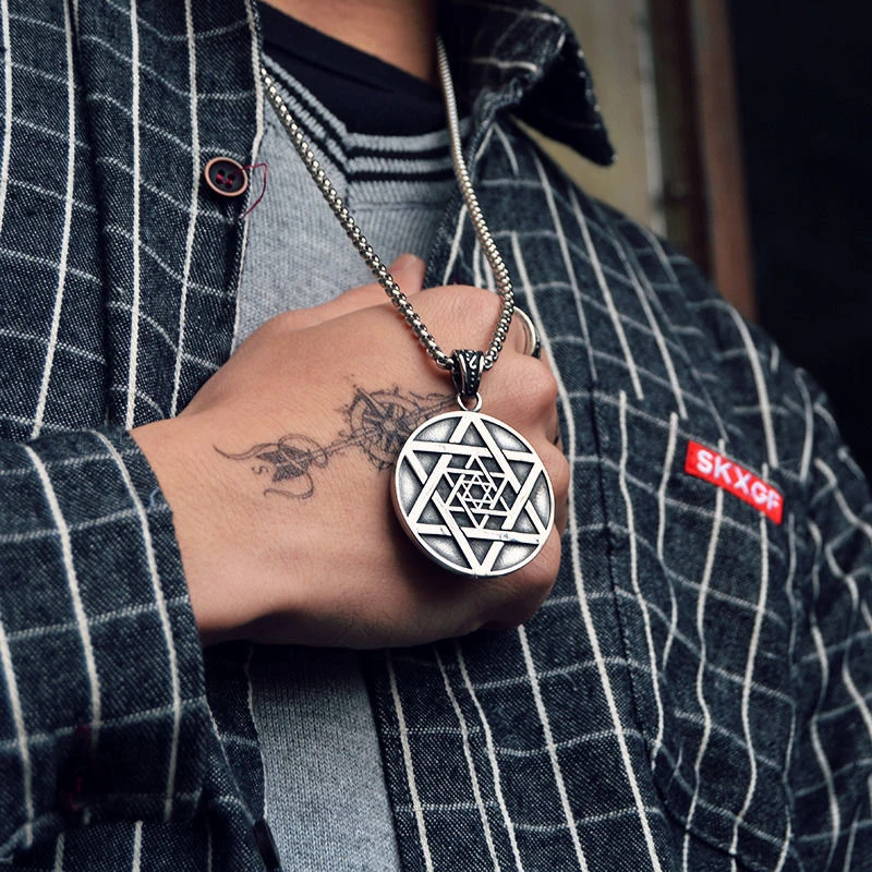 帅气项链男高级感酷炫炸街多星重叠六芒星吊坠个性百搭长款卫衣链
