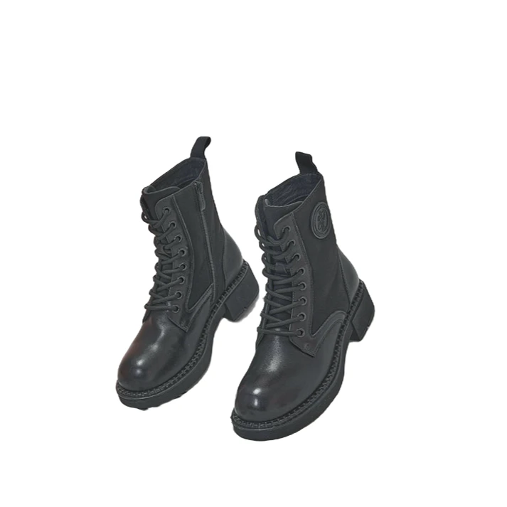 St&Sat/星期六2022冬季新款女靴饼干底白色百搭短靴SS24116379