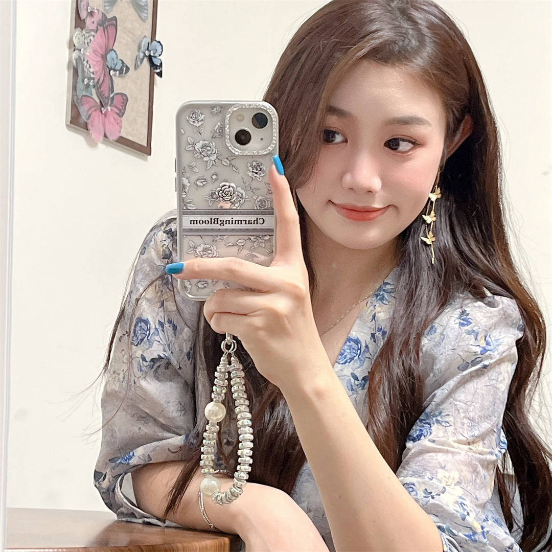 【适用苹果】iPhone15/14pm防摔素描花朵立体山茶花女手链新手机壳