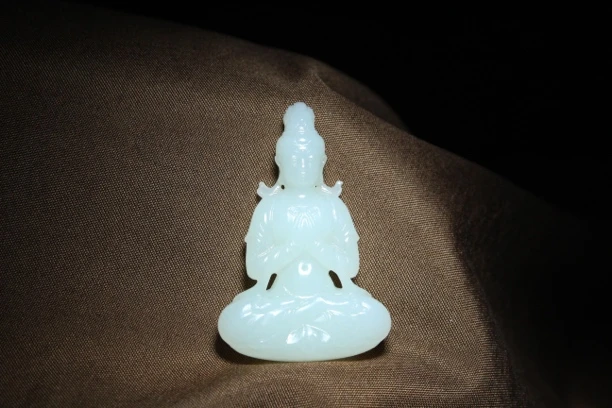和田玉白玉立体精雕男士观音吊坠 尺寸31.8×48×10mm重量：16.1g