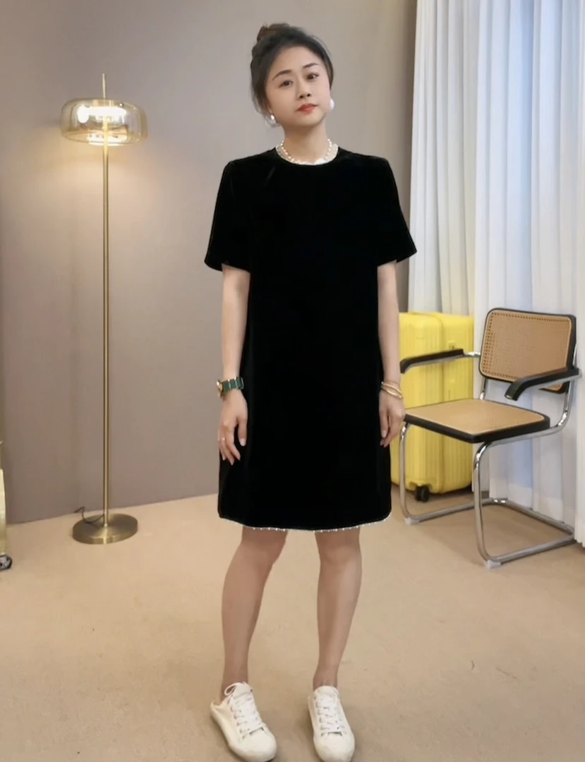 “嘉柏丽儿”连衣裙2024早春新款早春穿搭丝绒裙68180