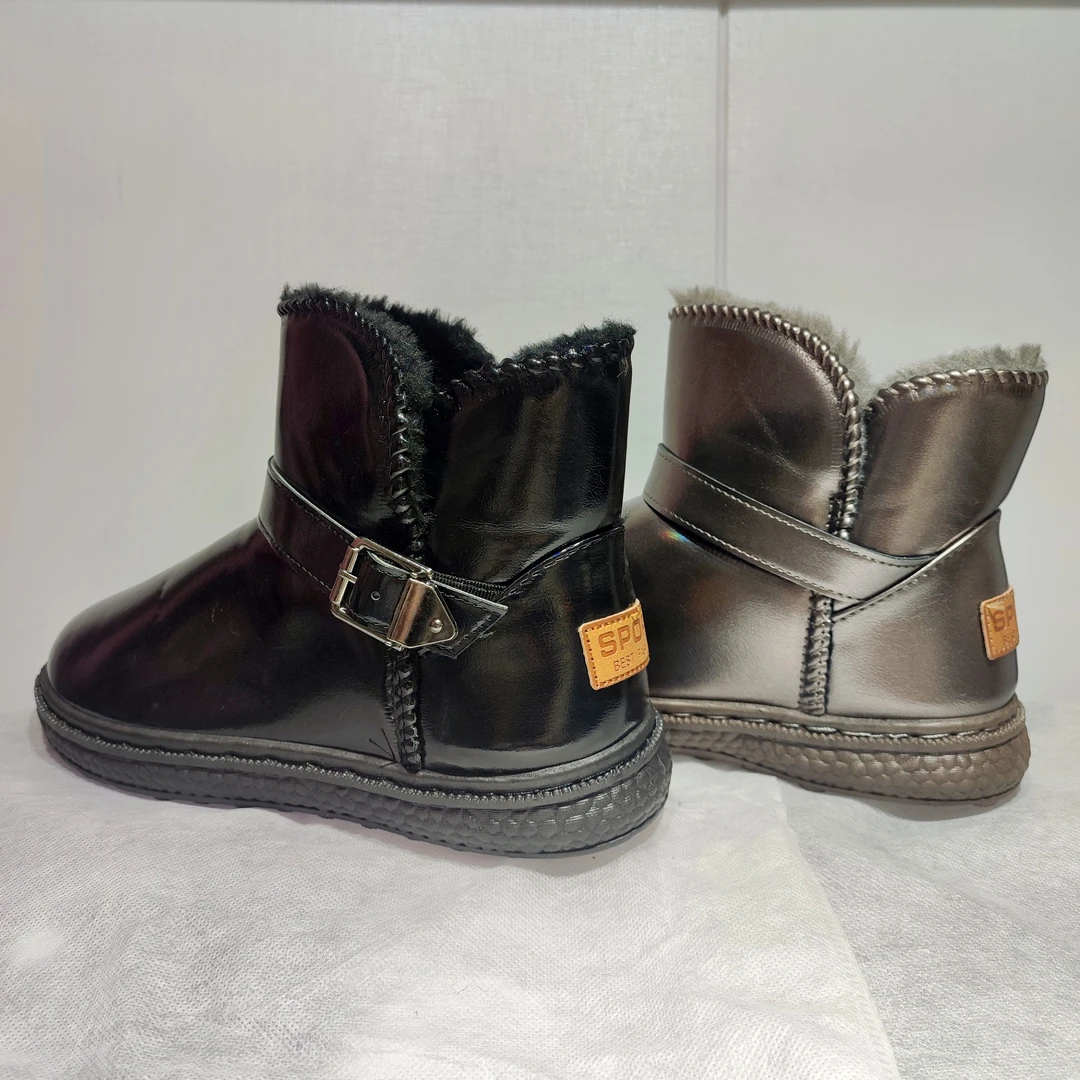 镭射面雪地靴皮毛一体搭扣配饰潮流百搭平底棉鞋加绒保暖防水