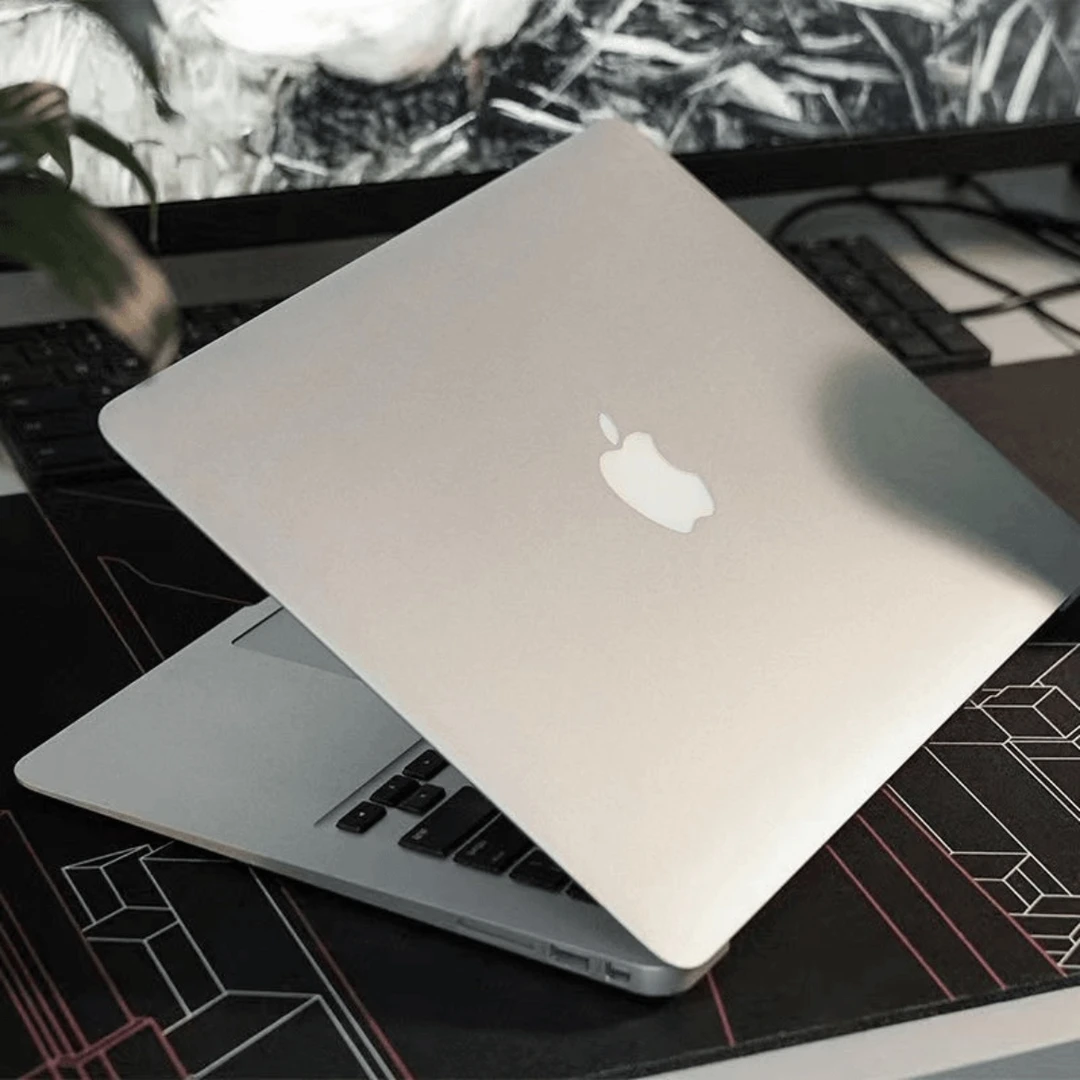 9新 Apple/苹果 笔记本电脑a1466 i5+4+128 13.3寸超薄a2