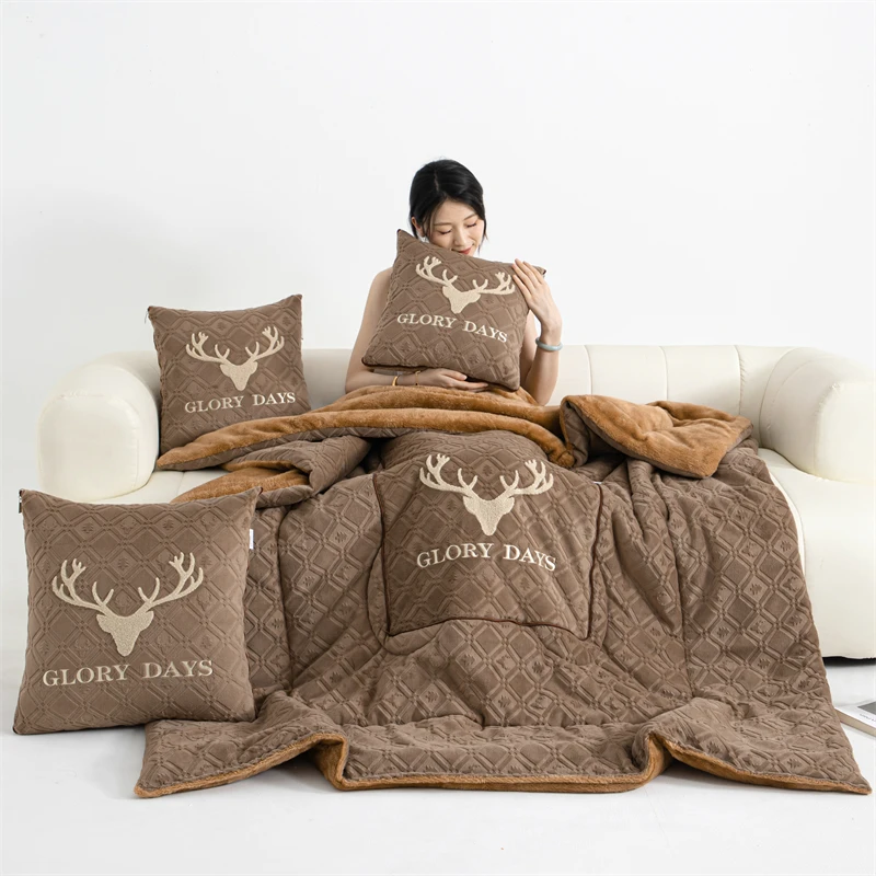 加大加绒加厚抱枕被子二合一两用宿舍客厅车载折叠抱枕被子两用