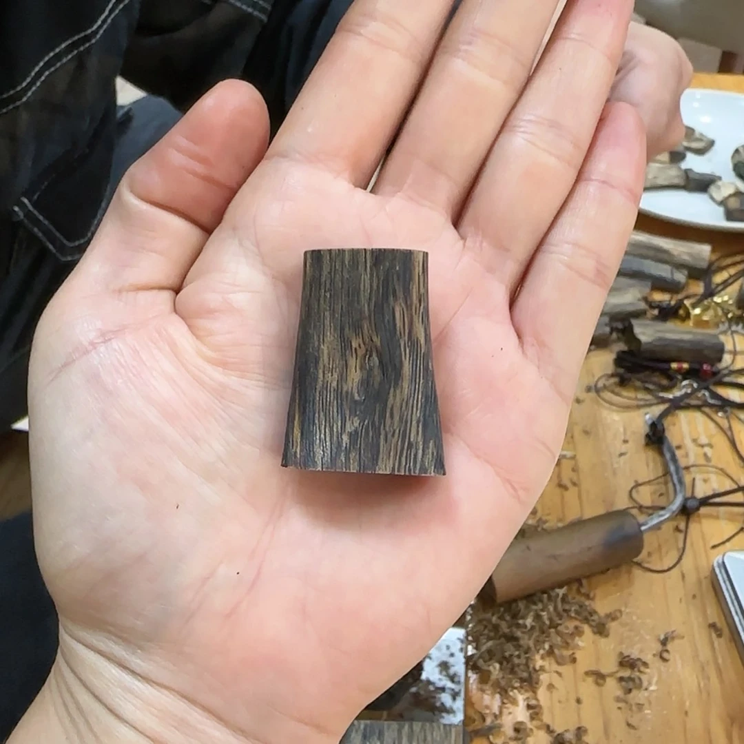 【闪购商品】沉香吊坠素牌