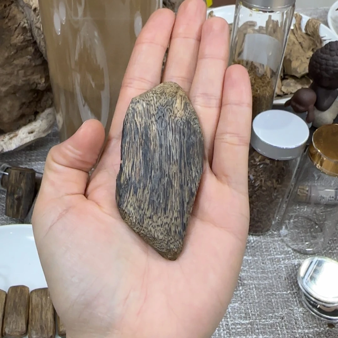 【闪购商品】沉香吊坠素牌