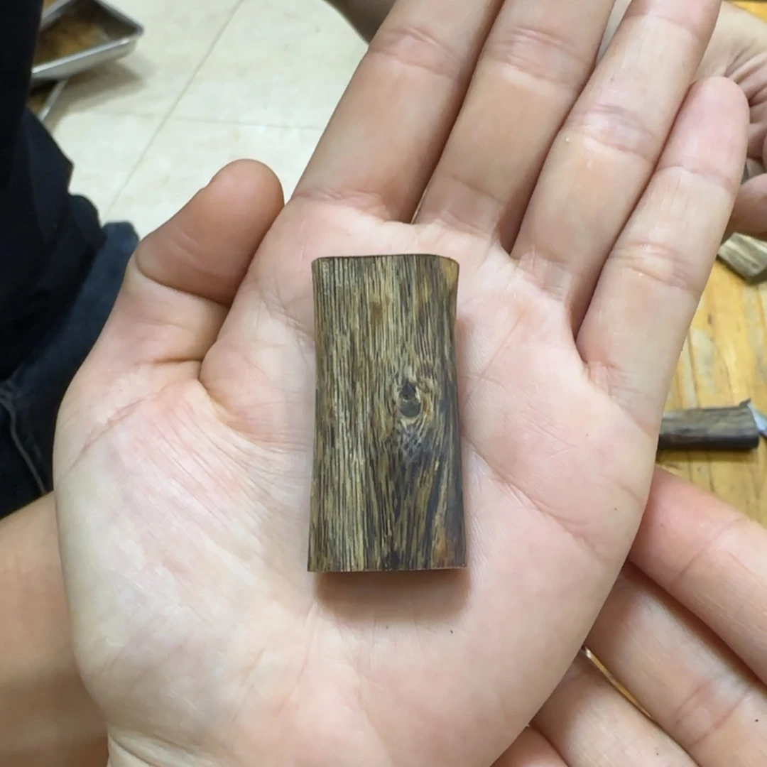 【闪购商品】沉香吊坠素牌