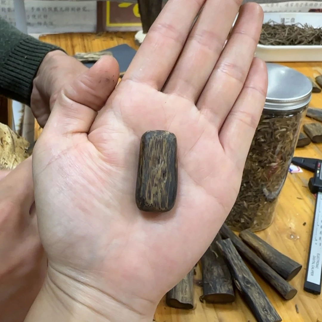 【闪购商品】沉香吊坠没***字素牌 蓝香