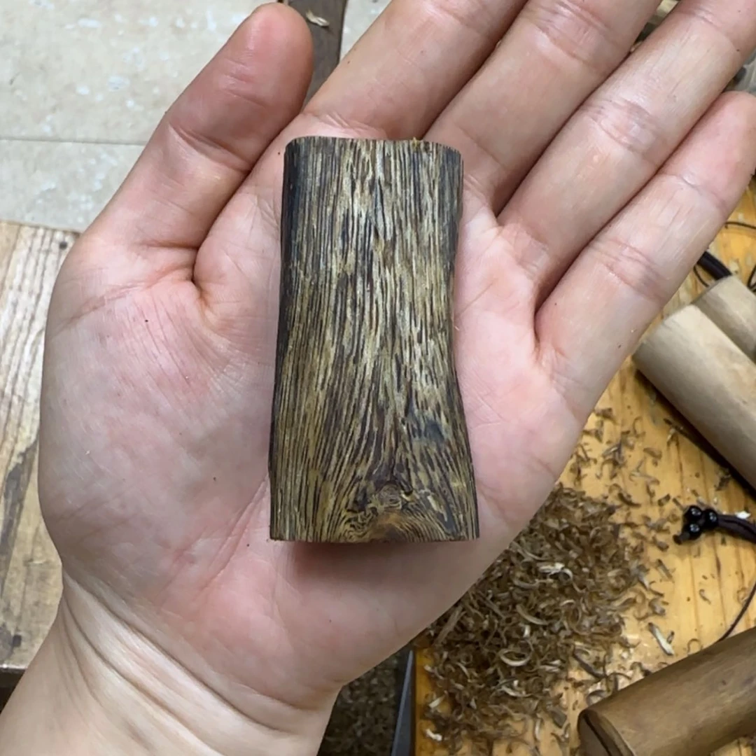 【闪购商品】沉香吊坠华*素牌