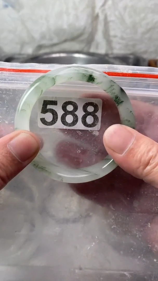 【闪购商品】石英质玉手镯未镶嵌5556