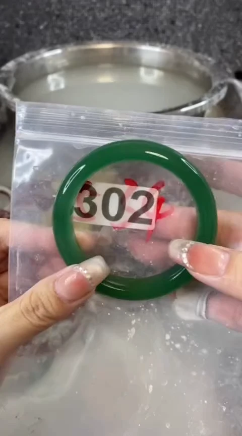 【闪购商品】石英质玉手镯未镶嵌5556+302