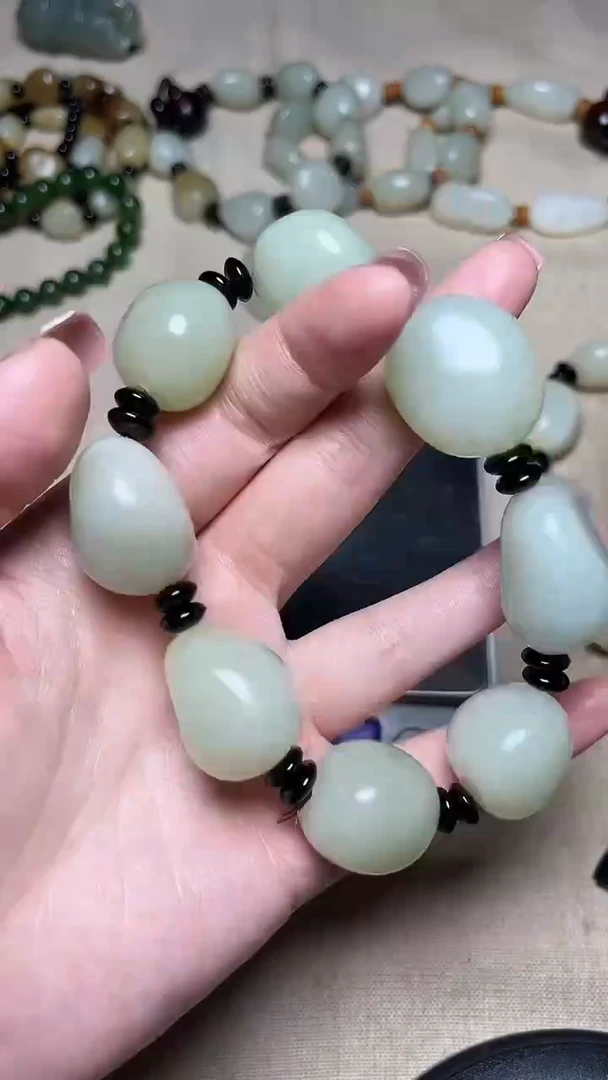 【闪购商品】和田玉（糖玉）颈饰未镶嵌1