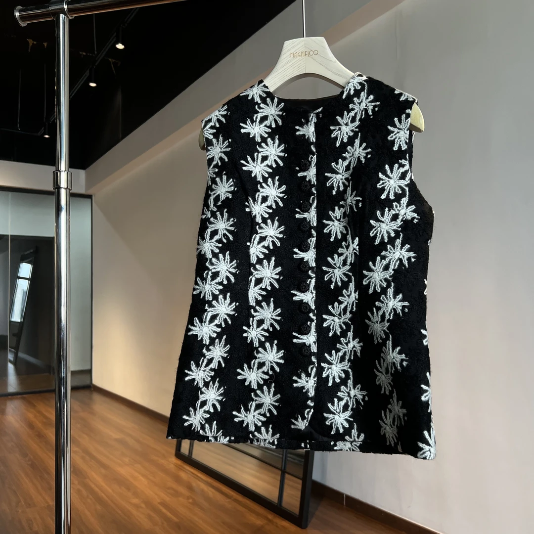 MNFK 2024 款马甲 MJ0042