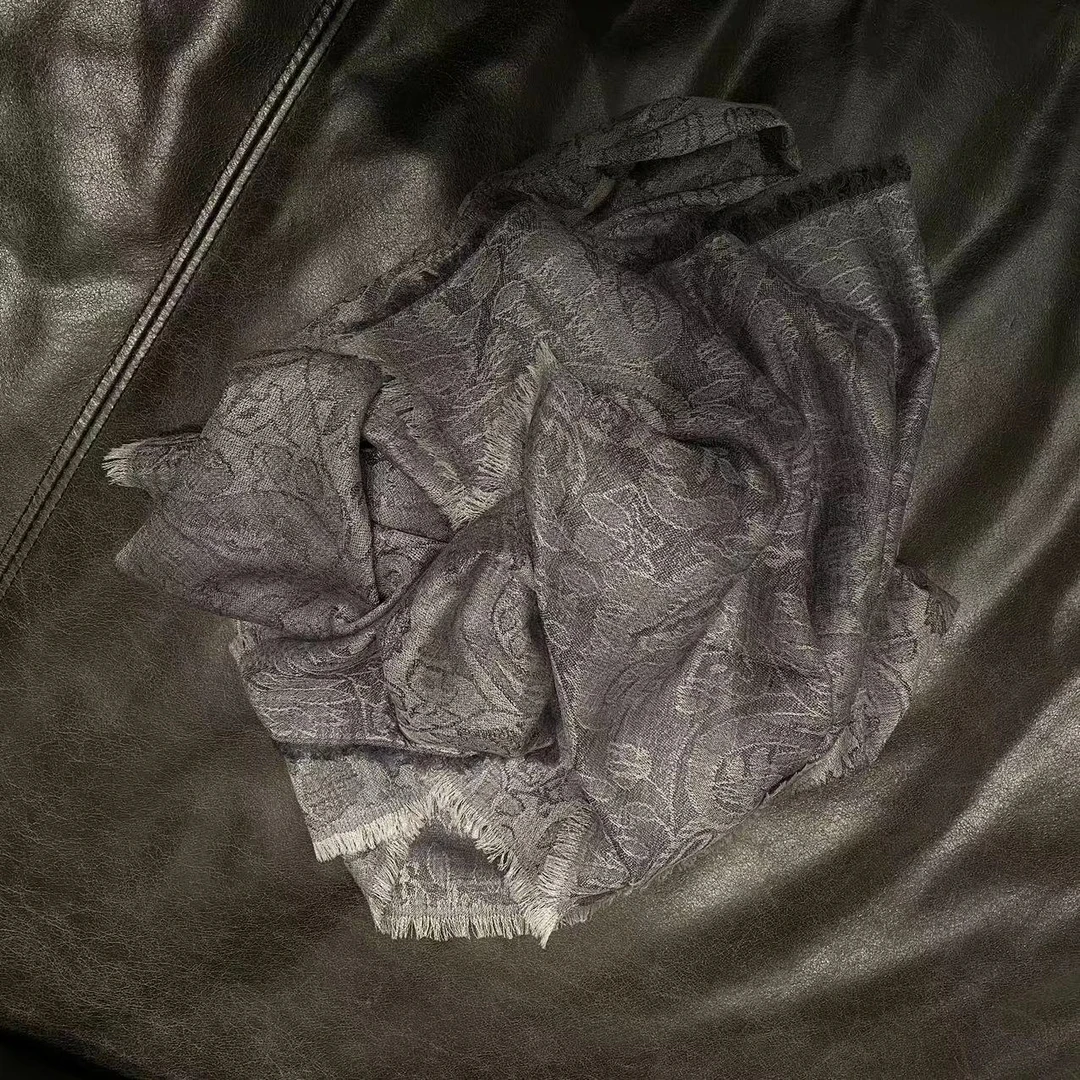 MNFK  正反双面提花 围巾 WJ0048