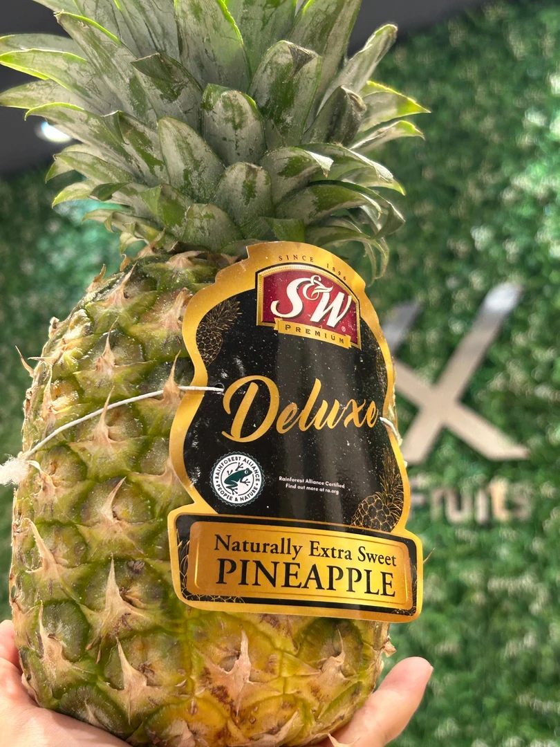 凤梨   1个约2.8斤左右