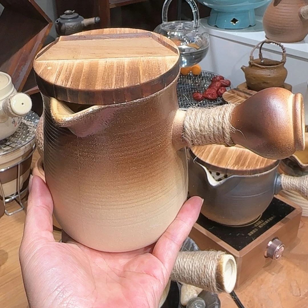 【闪购商品】陶瓷壶600毫升带盖子